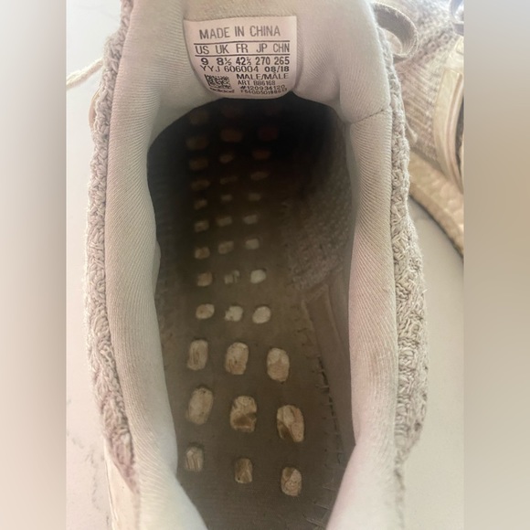 Adidas Ultraboosts - Picture 3 of 8